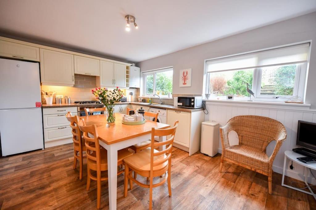 3 Bedroom Townhouse Right On The Harbour Isle of Whithorn Exteriör bild