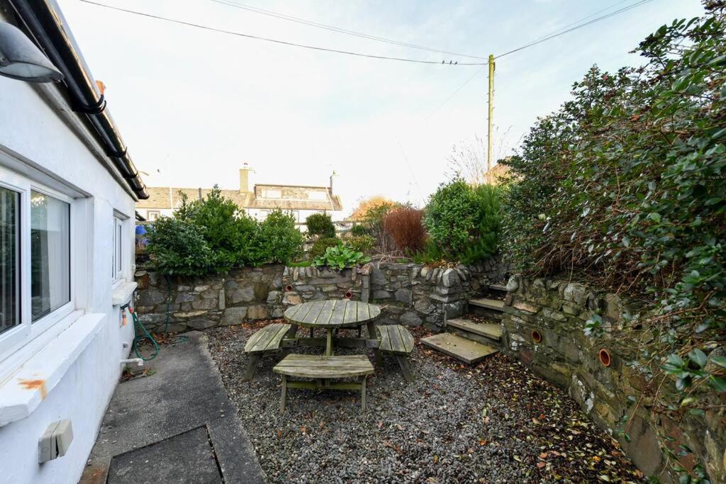 3 Bedroom Townhouse Right On The Harbour Isle of Whithorn Exteriör bild